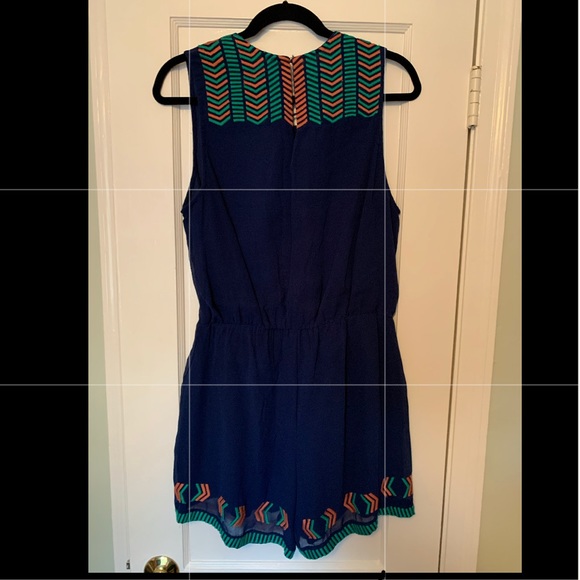 Adelyn Rae romper - Picture 2 of 2